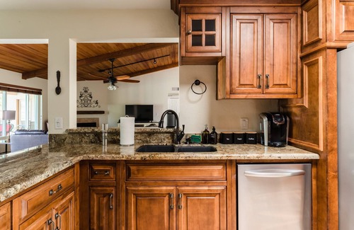 Ryan Estates Villa | Desert Ridge by Avantstay Spacious Oasis w/ Pool & Hot Tub