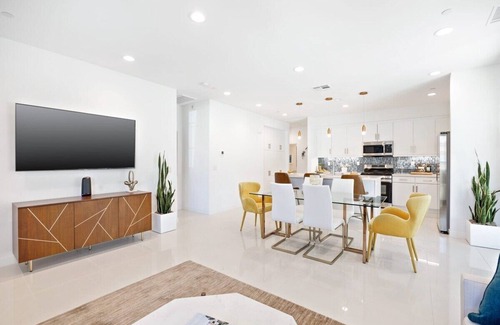 La Quinta Casa | Desert Sapphire by VARE - PGA West, 2Bd, 2B & Loft!