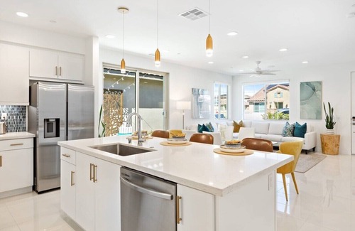 La Quinta Casa | Desert Sapphire by VARE - PGA West, 2Bd, 2B & Loft!