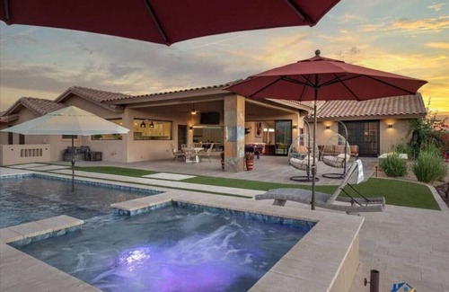 Carefree Casa | Desert Serenity Mountain Estate+ShuffleboardCourt+MountainViews+Horseshoes+HtdPool+PoolTable