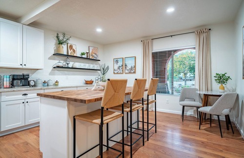 Tanque Verde Casa | Desert Skies - Beautiful private Tucson home with great mountain views & pool