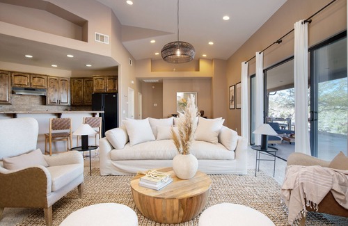 Joshua Tree Highlands Casa | Desert Stone by Avantstay Contemporary Desert Oasis With Pool & Hot Tub