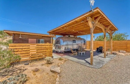 Joshua Tree Highlands Casa | Desert View Hideaway & Vintage Airstream