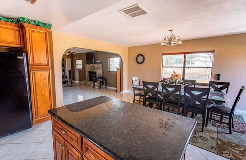Wonder Valley Casa | DesertGem 5Acres Arcade Pool Spa KingBed Game Room