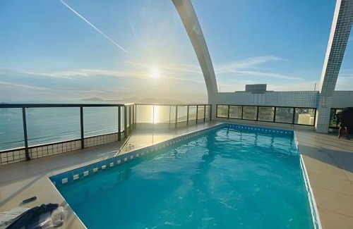 Boqueirao Apartamento | Desfrute do Conforto à Beira-Mar: Vista Exclusiva