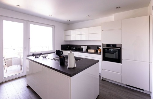 Pellenz Apartamento | Design apartment centrally located in Andernach with top view, WiFi, kitchen, parking space