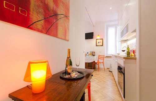 Testaccio Apartamento | Apartamento de diseño-Rome cent-Bus & Metro-Airport train-AC-WiFi-Kitchen-Washer-Dish