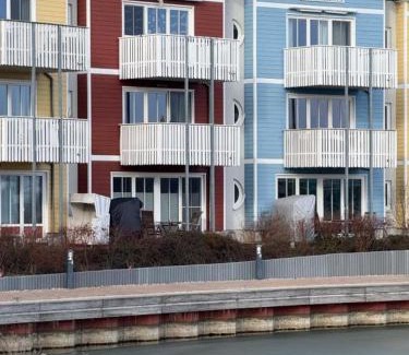 Steinbeckervorstadt Apartamento | Design Appartment Picasso am Yachthafen Greifswald