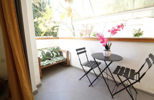 Tel Aviv Apartamento | Design & Balcony in City Center by FeelHome
