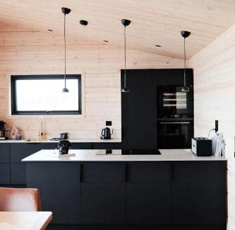 Vads Casa | Design Cabin By The Sea With Northern Lights