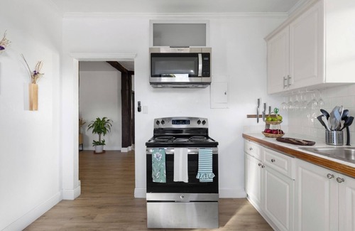Buena Vista Cabaña | Design District Renovated 2BR Near Miami Beach
