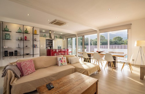Urbanizacion Mont Ferrutx Casa | Casa de diseño con piscina privada