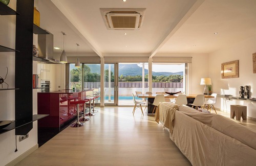 Urbanizacion Mont Ferrutx Casa | Casa de diseño con piscina privada