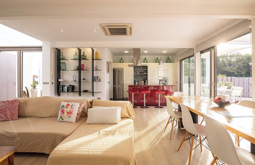Urbanizacion Mont Ferrutx Casa | Casa de diseño con piscina privada