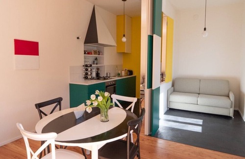 Bellano Apartamento | Design flat 2 min walk from beach and station with garage Bellano