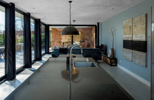 Den Hout Casa | Design holiday home on estate Bergvliet with hot tub in the Brabant forests between Breda and Oosterhout.
