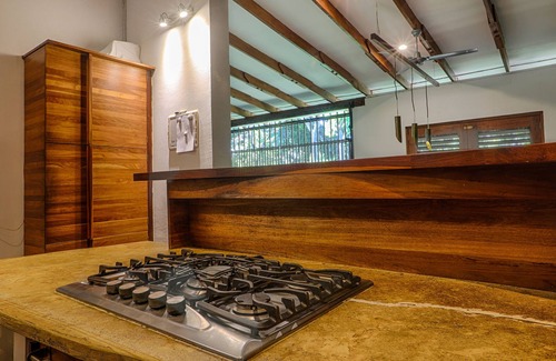 Managua Villa | Casa de diseño en zona residencial tranquila y segura!