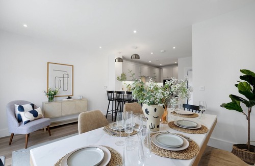 Reading Apartamento | Design-Led Luxurious Townhouse Prime Location W/ Parking