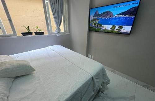 Copacabana Apartamento | Design Loft - Near Copacabana Palace Hotel and Copacabana Beach