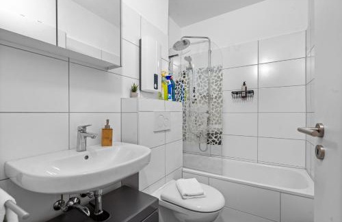 Duissern Apartamento | Design Luxus, Vollausstattung, 2 min Hbf Duisburg, beste Betten, 2 55" TV, Netflix, W24