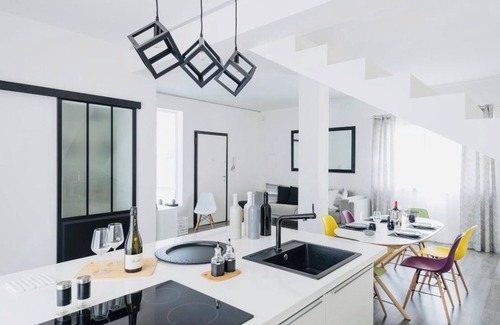 Syracuse Villa | Villa de diseño con piscina