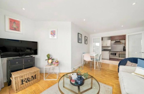 Sands End Apartamento | Designer 1 Bed Flat with Thames View from Balcony
