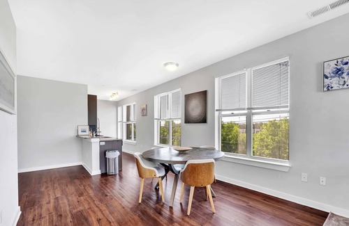 Plaza Midwood Apartamento | Designer 1BR in Vibrant Neighborhood
