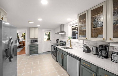 Richmond Casa | Designer 3BD Hawthorne Home