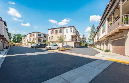 El Monte Casa | Designer 3BR El Monte Retreat Near DTLA & Pasadena