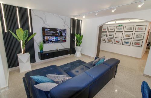 Paceville Apartamento | Designer - 60 Seconds to the Beach I Free Parking!