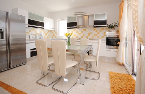 Okrug Gornji Apartamento | Apartamento de diseño a 10 metros del mar