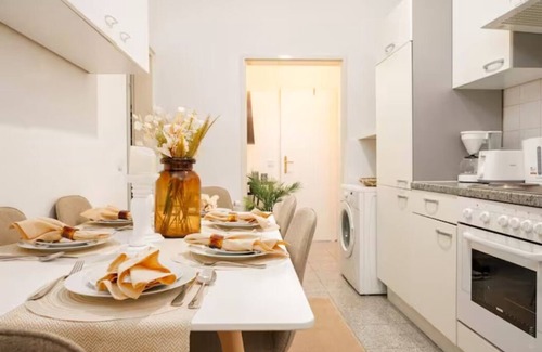 Favoriten Casa | Designer Apartments - Near Reumannplatz