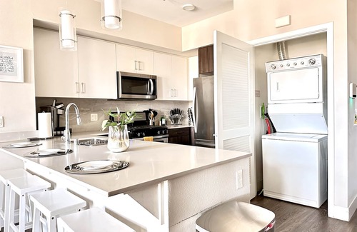 Orange Apartamento | ❤️️ Designer Apt - Cama King - Edificio moderno CHOC - Hospital adyacente