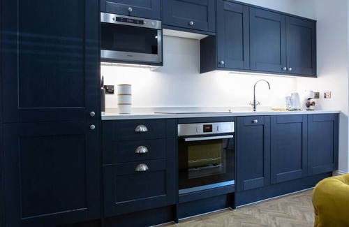 Canton Apartamento | Designer Cardiff Apartment with Free Parking