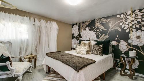 Camelback East Casa | Designer Condo in Hip Zen Yard Midtown Phoenix