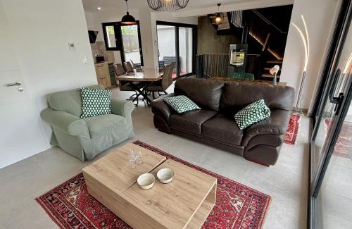 Eckbolsheim Apartamento | Designer flat with lovely terrace!