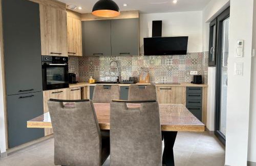 Eckbolsheim Apartamento | Designer flat with lovely terrace!