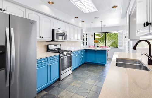 Indian Canyon Casa | Designer gem with private pool, spa, golf course & mountain views