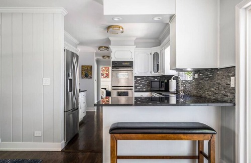Fox Valley Casa | Designer Home: Heated Pool, Hot Tub, 4 Kings, Near Chicago