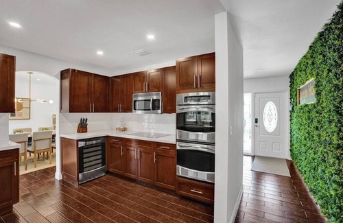 Imperial Point Casa | Designer Home | Private Pool & BBQ | 1.5mi to Beach