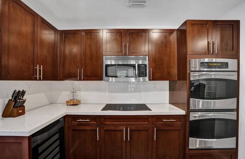 Imperial Point Casa | Designer Home | Private Pool & BBQ | 1.5mi to Beach