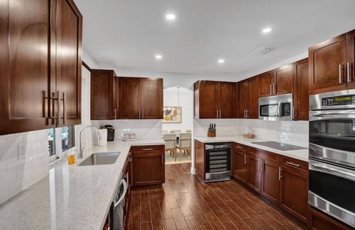 Imperial Point Casa | Designer Home | Private Pool & BBQ | 1.5mi to Beach