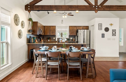 Dripping Springs Casa | Designer Home in the Heart of Historic Dripping Springs-The Murray House