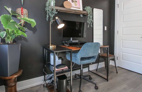 South Philadelphia Casa | Designer Home with Roof deck!4B/3B, Sleeps 6!