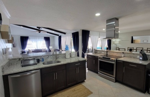 Boca Raton Casa | Designer House Heated Pool 3 mi. from the Beach & Downtown