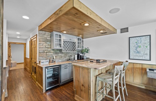 Steele Creek Casa | Designer Lake Front Retreat in Quiet Cove on Lake Wylie: King Beds & Bunk Room!