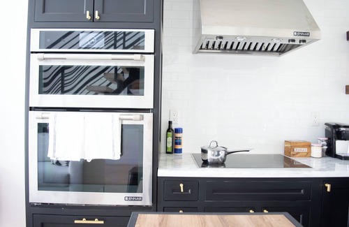 Los Feliz Casa | Designer Loft w Private Rooftop - 5 Mins to Hollywood