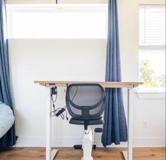 St. Johns Casa | Designer NEW 10min dt Pet friendly 7min Park-Room A
