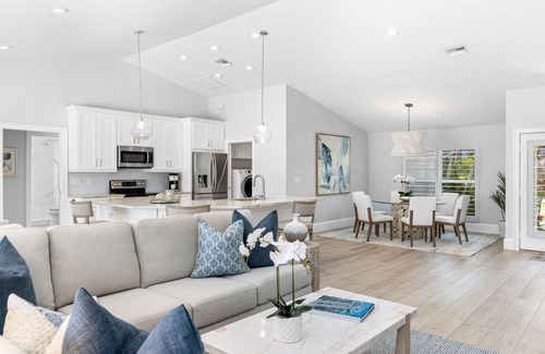 Central Naples Casa | Designer-Renovated Pool Home in Heart of Naples Minutes to White Sand Beaches