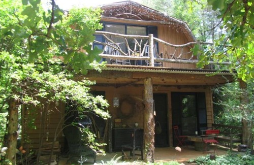 Cleveland Cabina | Designer Rustic Cabin in the Heart of Georgia Wine Country